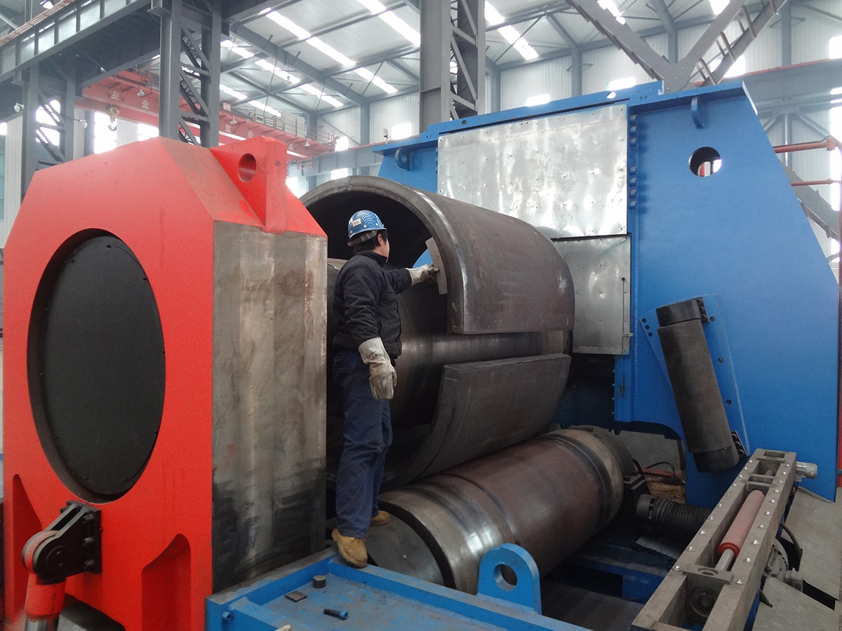 數(shù)控液壓水平下調(diào)式冷、熱卷板機(jī)（冷卷200mm）